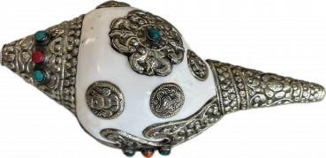 Ritual shell with white metal Puja big