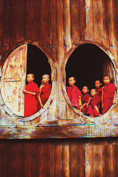 Postkarte Buddhist Novice Boys (IQN71)