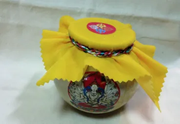 Cundi Blessed Treasure Vase (S)