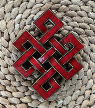 Glücksknoten aus Holz