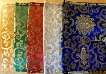 Büchertasche mit Taschen