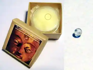 Buddha Shakyamunis diamantgleiches Sarira (1 Stück)