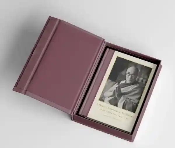 Dalai Lama : A HUMAN APPROACH TO WORLD PEACE DELUXE EDITION