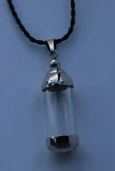 Röhrenförmiger Gau aus Edelstahl und Glass