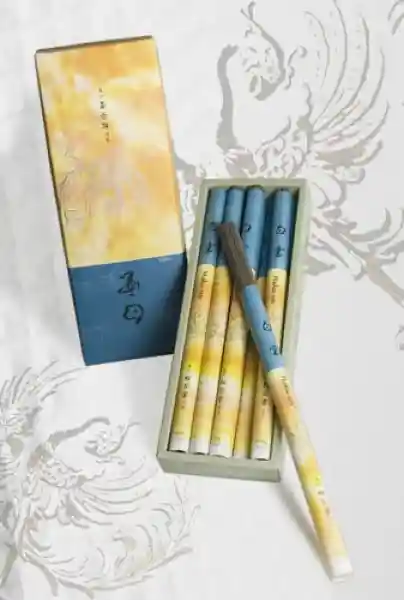 Hakuun - Japan Räucherstäbchen Box mit 10 Rollen