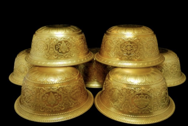 Edle Opferschalen Set mit 8 Glückssymbole groß