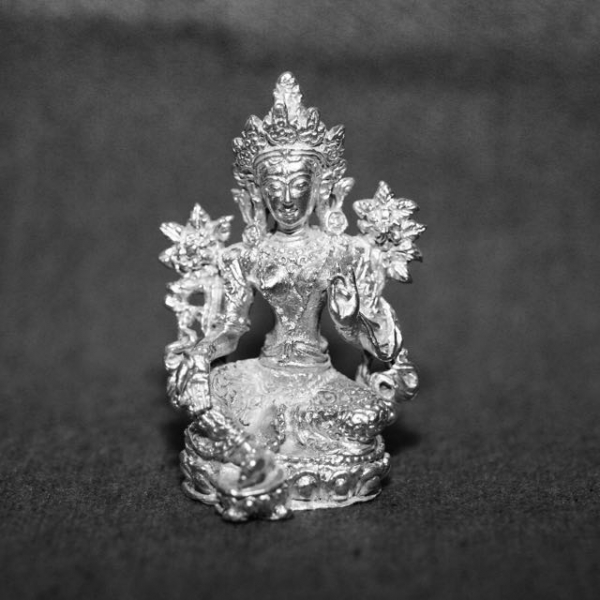 Grüne Tara Mini Statue versilbert