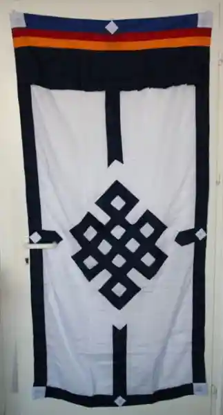 Traditional Tibetan door curtain with endless knot (white-blue)