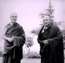 Dalai Lama / 16. Karmapa gesegnete Reiskörner